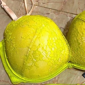 Victoria’s Secret push-up bra 34DD